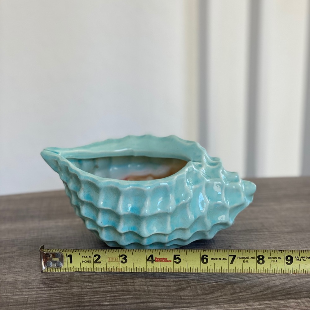 Blue Shell Vase 🐚 - Picture 4 of 5